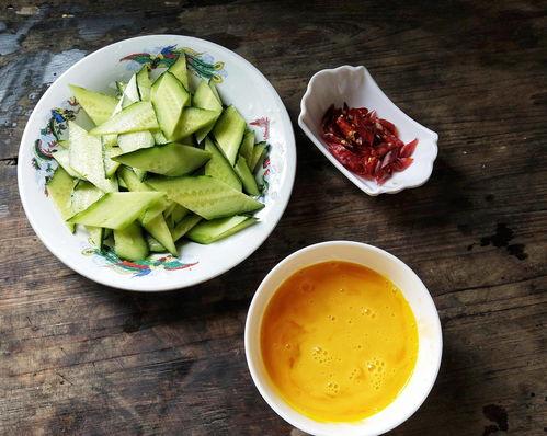 吃蔬菜好还是吃瓜好呢,营养对决，谁更胜一筹？”