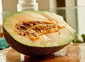 吃哈密瓜加红酒,浪漫夜宴的甜蜜邂逅