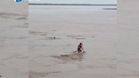女学生直播吃瓜